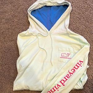 Basically brand-new, stylish, comfortable long sleeve hoodie from Vineyard Vines